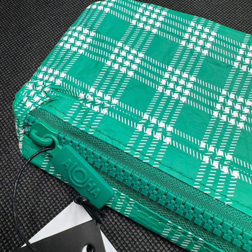 Aloha Collection Super Limited Edition Palaka Mini Pouch Set - Picture 7 of 15